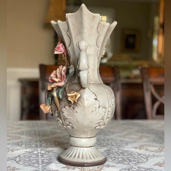 SALE! Italian Capodimonte Vase - Picture 4 of 13